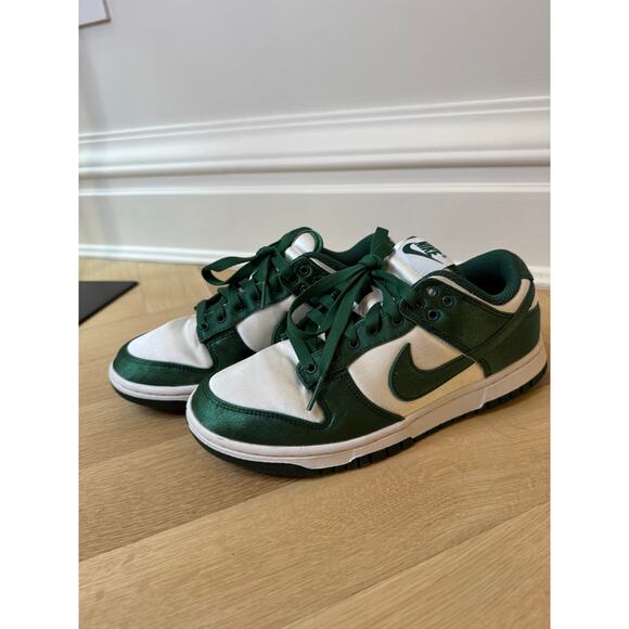 NIKE- Dunk Low Varsity Satin Green and White - US 7 - Picture 4 of 14